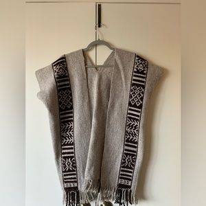 Peruvian Aguayo/Vest/Poncho